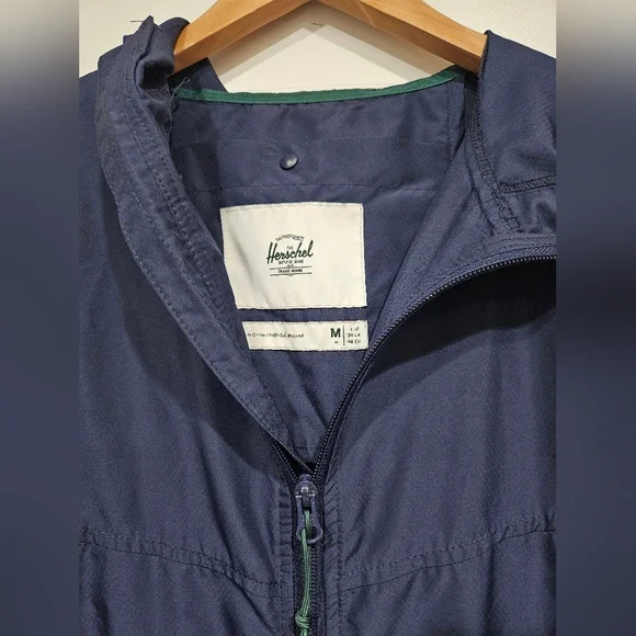 Men's Herschel Voyage Wind Breaker Navy Blue Jacket. Size Medium. - Picture 4 of 10